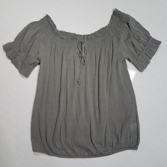NWT Susina Smocked Off Shoulder Blouse Petite L - Picture 4 of 8